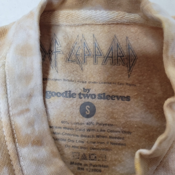 goodie 2 sleeves Def Leppard tie dye sweat shirt size small yellow purple - Picture 5 of 5